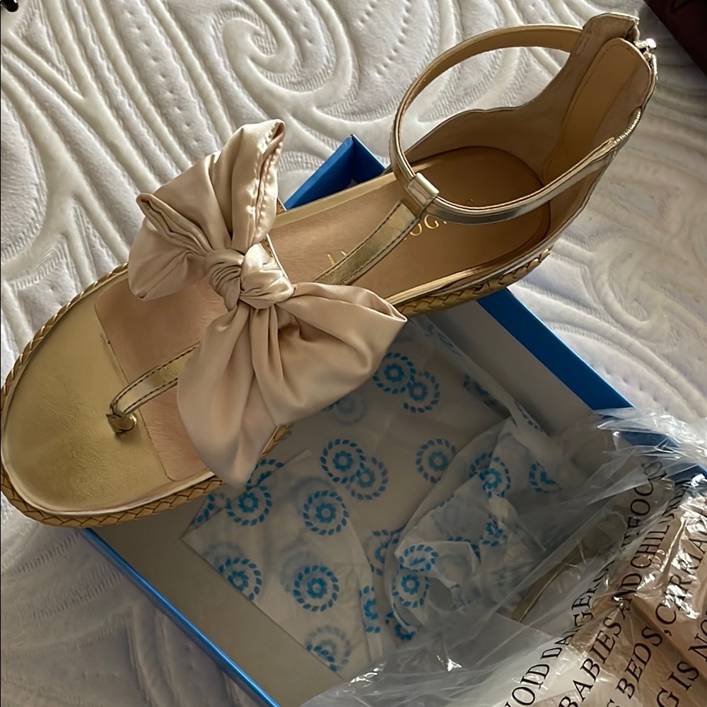 Jack Rogers Gold Bow Sandals - Picture 4 of 4